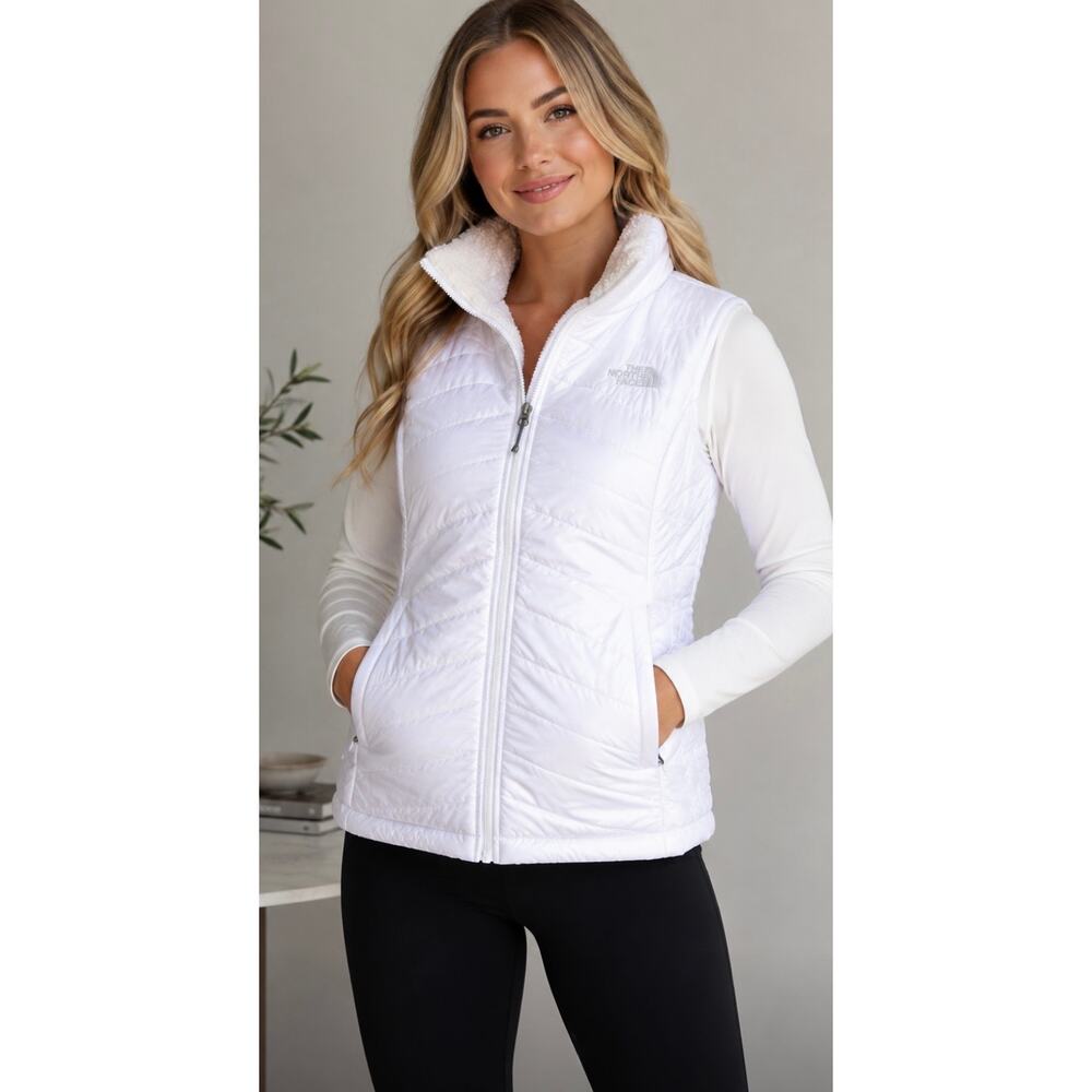 The North Face Women’s M White Reversible Fleece Puffer Vest Quilted Sherpa